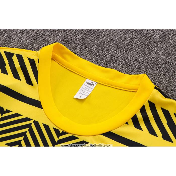 Tracksuit
 Borussia Dortmund 2022-2023 Short Sleeve
 Yellow
